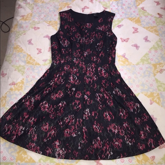 Black rose dress - Picture 1 of 2